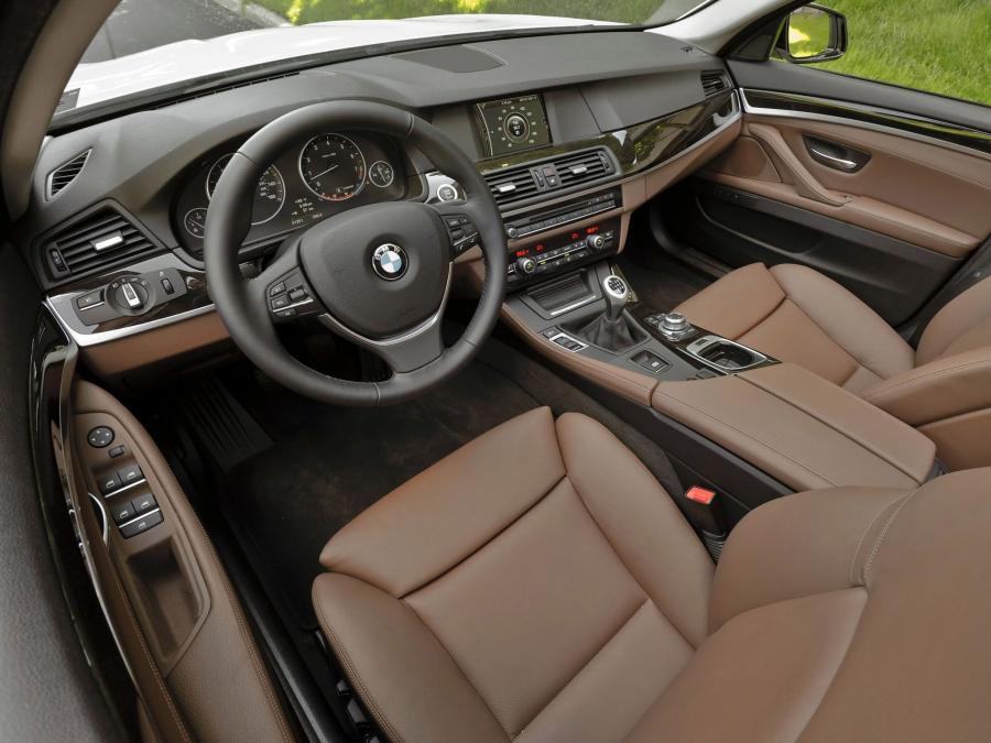  BMW 535i 2010 года  (US) (фото 2 из 11)
